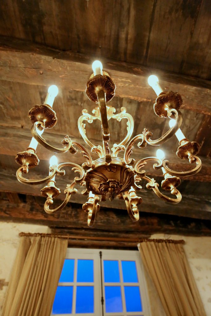 Chandelier Maison Delluc Beynac France