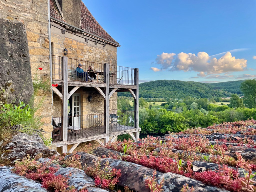 Maison Delluc- The upper balcony is ideal for contemplating the beauty surrounding you